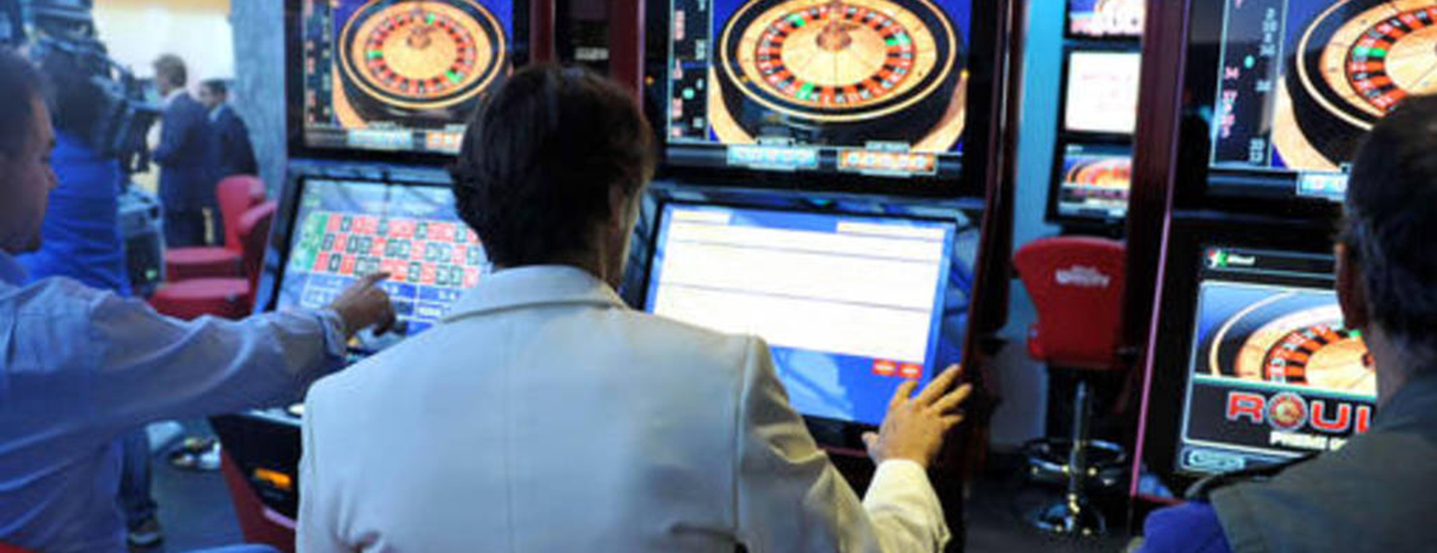 Il gioco d’azzardo nuoce alla salute pubblica. Servono più regole e prevenzione - di Denise Amerini