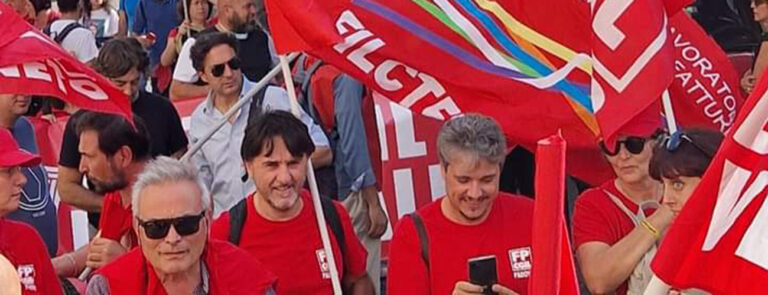 Scopri di più sull'articolo Rider in piazza Sant’Ambrogio a Firenze, la sicurezza è ancora una chimera – di Stefania Valbonesi
