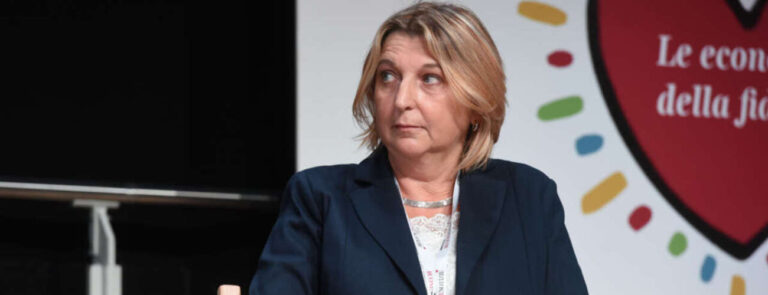 Scopri di più sull'articolo Carovane della pace, Silvia Stilli: “Noi sciame solidale che porta aiuti e non invia bombe” – di Frida Nacinovich